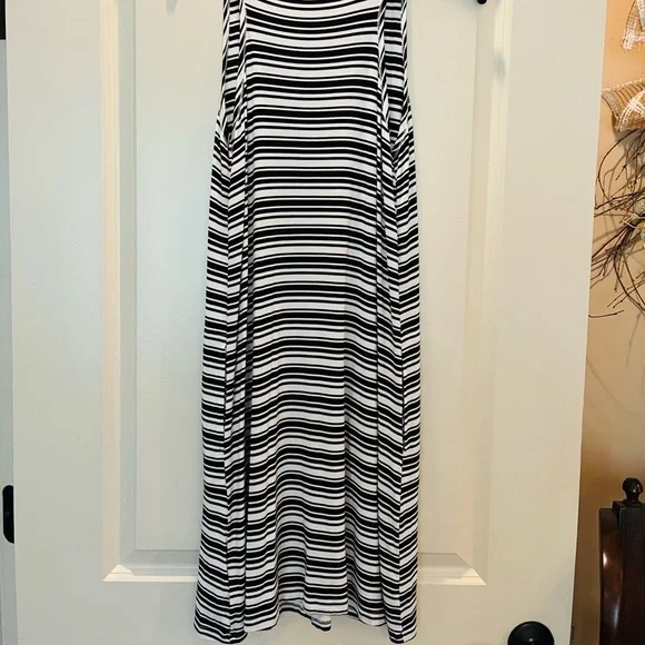 Yala Striped Sleeveless Dress - Picture 2 of 5